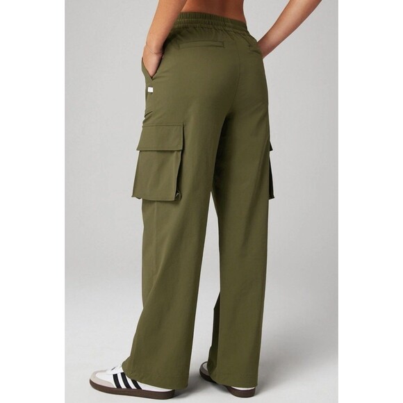 Fabletics Heights Cargo Pants Outdoors Hiking Athletic Adventure Camping NWT new - Picture 2 of 11
